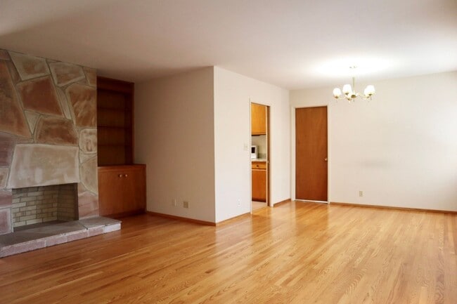 36045 Larch Way in Fremont, CA - Building Photo - Building Photo