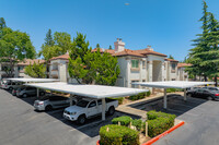 Westwood Village in Antelope, CA - Foto de edificio - Building Photo