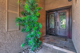 8082 E Vía Del Desierto in Scottsdale, AZ - Building Photo - Building Photo