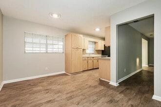 1112 N Parsons Ave in Brandon, FL - Building Photo - Building Photo