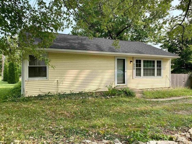 property at 600 W Cherokee Dr