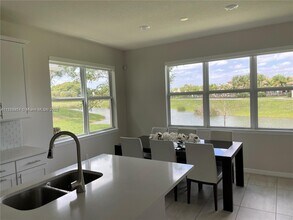 4615 Greenway Dr in Hollywood, FL - Foto de edificio - Building Photo