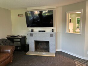 1312 N 8th St in Manhattan, KS - Building Photo - Building Photo