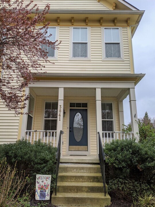 3841 Braveheart Dr in Frederick, MD - Building Photo