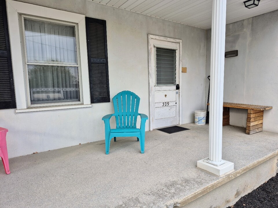 329 N Church Rd, Unit 3 - third floor apartment in Wernersville, PA - Building Photo