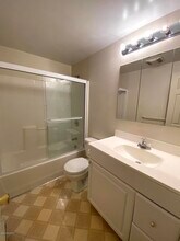 697 D 2 Loop Rd-Unit -#B in Ketchikan, AK - Building Photo - Building Photo