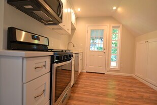 11 Ranelegh Rd, Unit 2 in Boston, MA - Building Photo