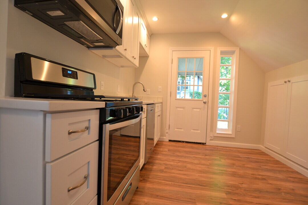 11 Ranelegh Rd, Unit 2 in Boston, MA - Building Photo