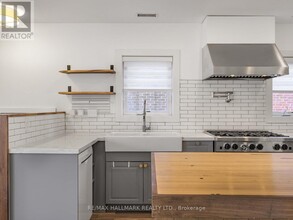 55 Albani St in Toronto, ON - Building Photo - Building Photo