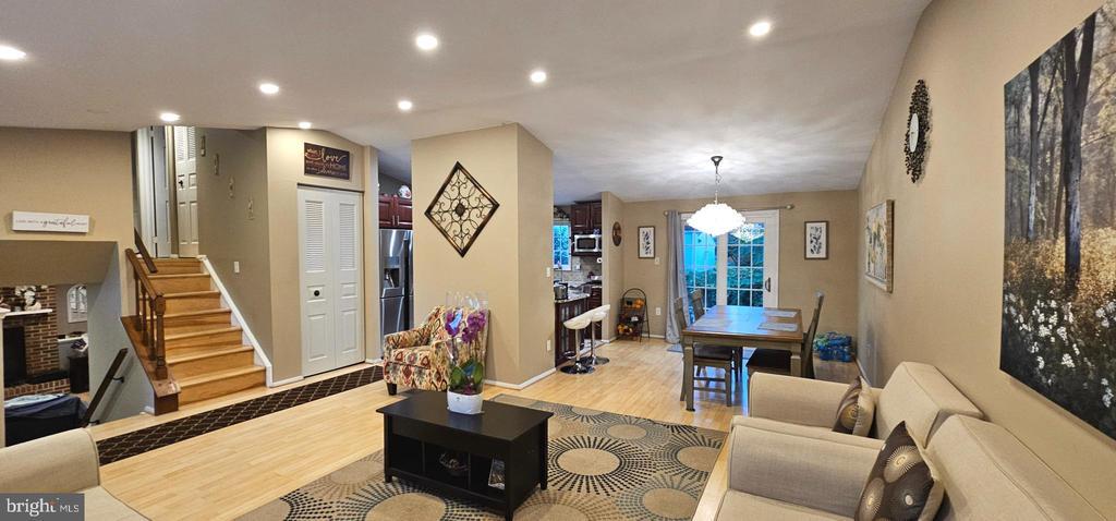 4033 Pickstone Dr in Fairfax, VA - Building Photo