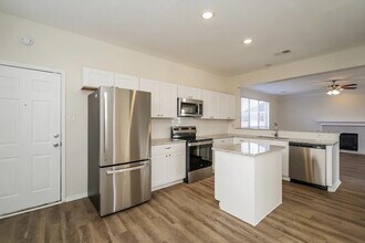 837 Longleaf Dr in Desoto, TX - Building Photo - Building Photo