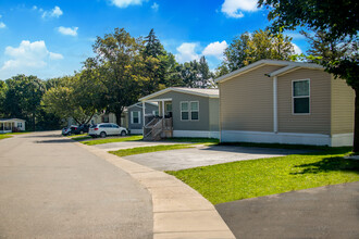 Orion Lakes in Orion Township, MI - Foto de edificio - Building Photo