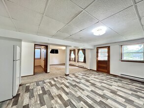 290 Orchard Dr in Oregon, WI - Building Photo - Building Photo