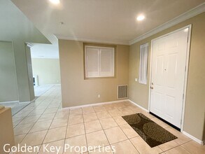 4709 Sandalwood Way in Oceanside, CA - Building Photo - Building Photo