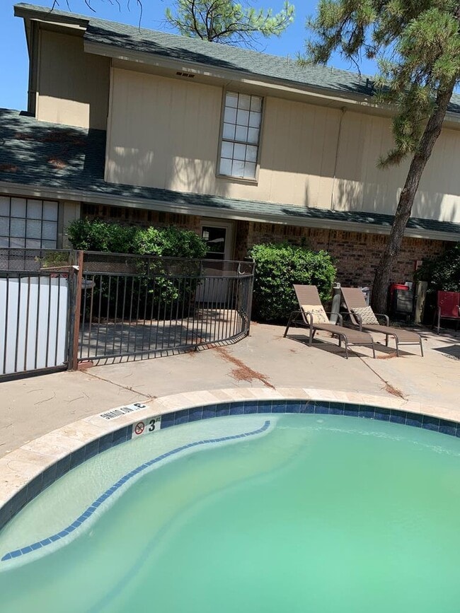 property at 1475 Brittany Ln