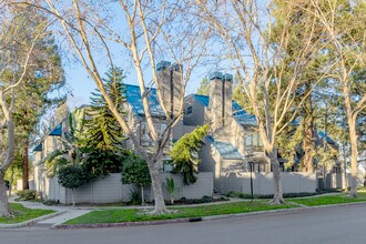The Vineyards of Almaden in San Jose, CA - Foto de edificio - Building Photo