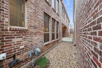 6832 Verandah Wy in Irving, TX - Building Photo - Building Photo