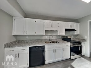 804 Pine Forest Cir in Birmingham, AL - Foto de edificio - Building Photo