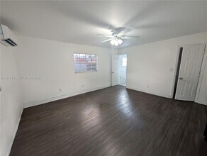 232 SW 23rd St in Fort Lauderdale, FL - Building Photo - Building Photo