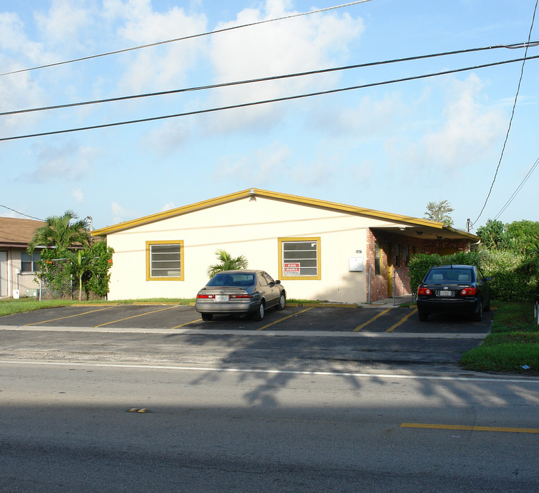 1827 NW 55th Ave in Fort Lauderdale, FL - Building Photo