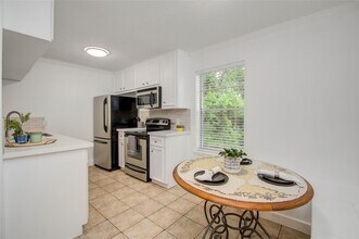 1527 Rutland St in Houston, TX - Building Photo - Building Photo