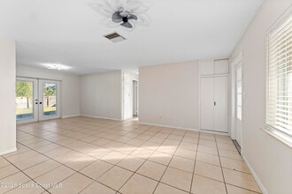 420 S Tropical Trail in Merritt Island, FL - Building Photo - Building Photo