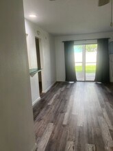 22302 Vick St in Port Charlotte, FL - Building Photo - Building Photo