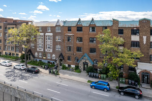 4594-4598 Décarie Boul Apartments