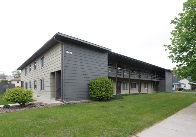 906 Barland St in Eau Claire, WI - Building Photo - Building Photo