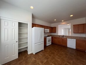 135 Catlin St in Dayton, NV - Building Photo - Building Photo