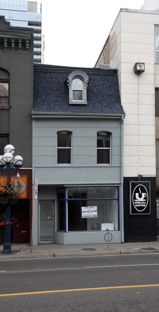 876 Yonge St in Toronto, ON - Building Photo - Building Photo