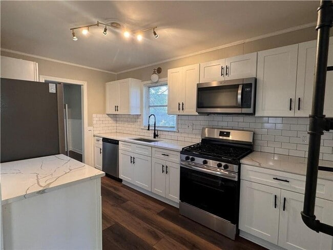 property at 3035 Shirley Dr