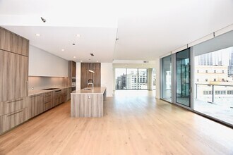 60 E Randolph St in Chicago, IL - Building Photo - Building Photo