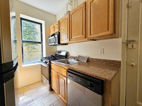 850 W 176th St in New York, NY - Building Photo - Building Photo