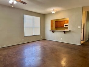 220 Sandstone Dr in Jarrell, TX - Building Photo - Building Photo