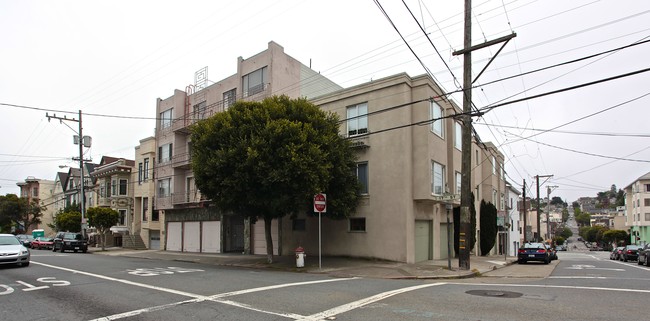 4135 Seventeenth Street in San Francisco, CA - Foto de edificio - Building Photo