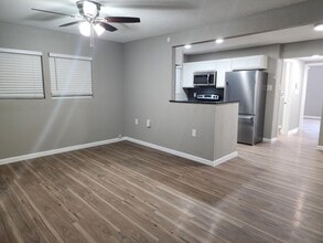 5211 Eilers Ave in Austin, TX - Foto de edificio - Building Photo