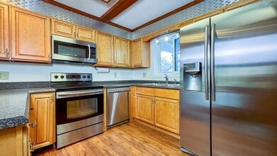 221 Woodland Rd in Gatlinburg, TN - Foto de edificio - Building Photo