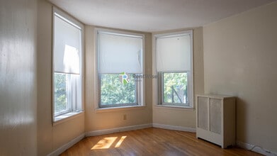 1132 Commonwealth Ave, Unit 12 in Boston, MA - Foto de edificio - Building Photo