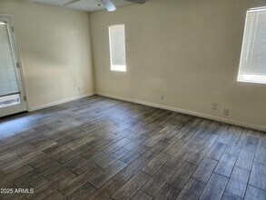 1820 E Morten Ave in Phoenix, AZ - Building Photo - Building Photo