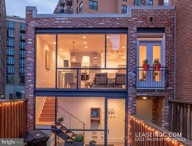 property at 442 M St NW