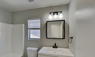 2280 Platinum Band St in Las Vegas, NV - Building Photo - Building Photo