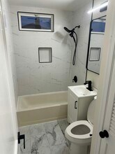 6128 Red Bank Rd in Cincinnati, OH - Building Photo - Building Photo