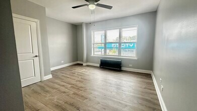 4756 N Maplewood Ave in Chicago, IL - Building Photo - Building Photo