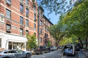 55 W 84th St in New York, NY - Building Photo