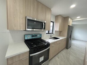 3765 SW 122nd Pl in Miami, FL - Building Photo - Building Photo