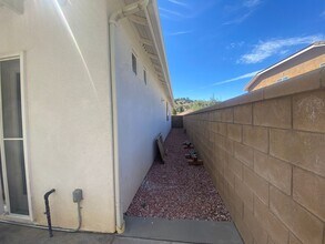 26528 Mahonia Way in Murrieta, CA - Building Photo - Building Photo