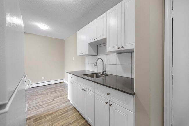 Smitten Place in Edmonton, AB - Building Photo - Building Photo