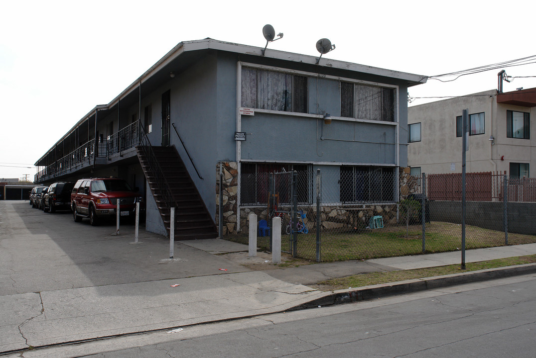 11120 S Osage Ave in Inglewood, CA - Building Photo