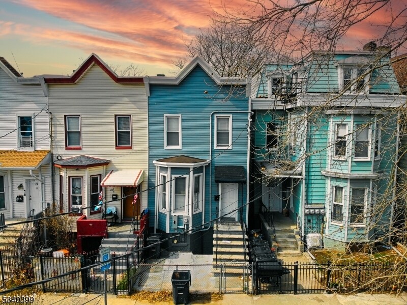 26 Wakeman Ave in Newark, NJ - Building Photo